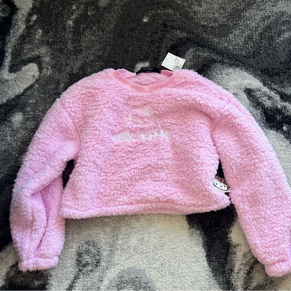 NWT Hello Kitty Pink Fuzzy Sherpa Crewneck - Picture 1 of 6